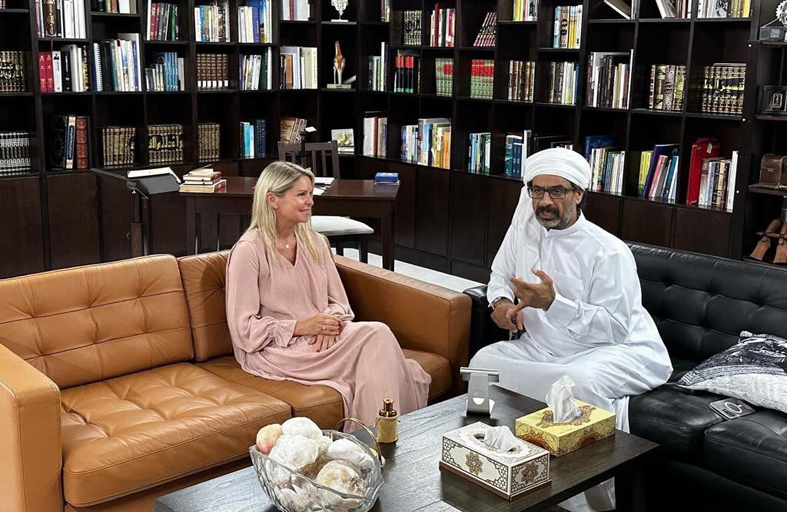 مركز حمدان بن محمد لإحياء التراث يشارك في معرض «عالم واحد عائلة واحدة»