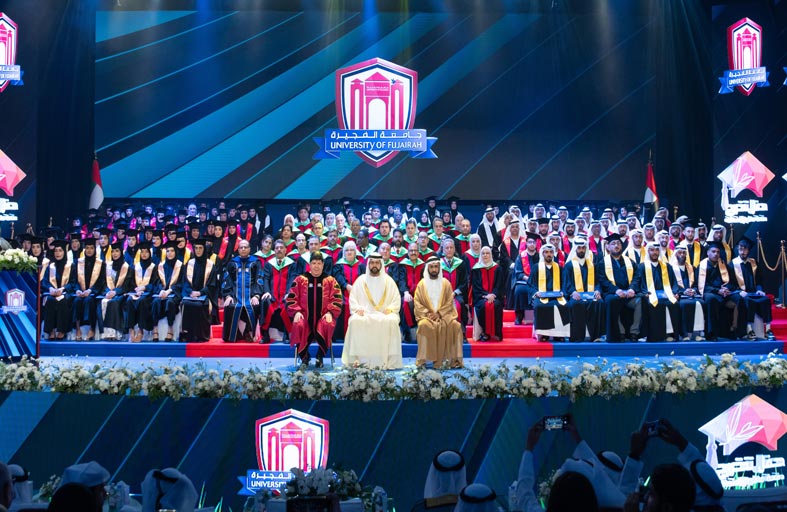 محمد الشرقي يشهد حفل تخريج 163 طالبا وطالبة من جامعة الفجيرة