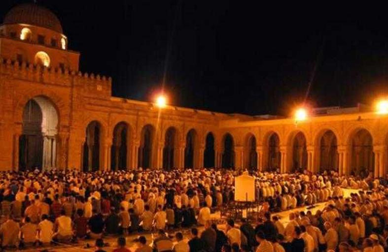 ليالي رمضان تنعش الحياة في تونس