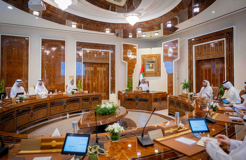 برئاسة عمار النعيمي .. تنفيذي عجمان يعتمد سياسة المتعامل الرقمي والخدمة الحكومية الرقمية