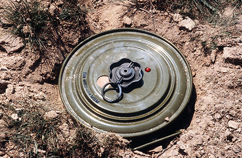 وفاة راعٍ بانفجار لغم 