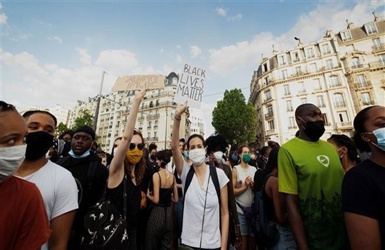 فرنسا تحظر احتجاجات عند السفارة الأمريكية وبرج إيفل