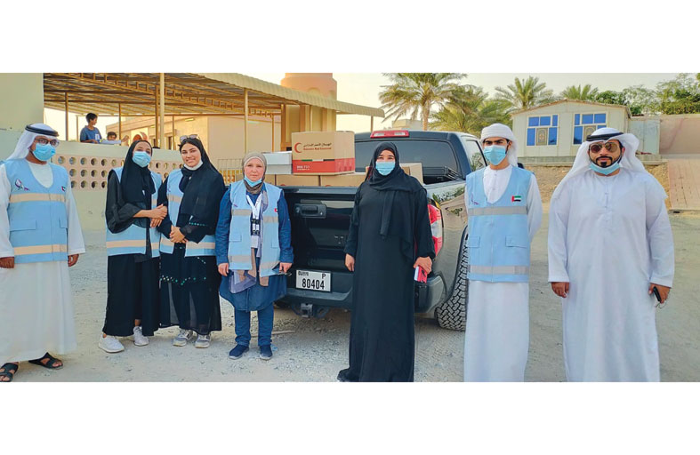 جمعية الإمارات للسرطان توزع المير الرمضاني في رأس الخيمة