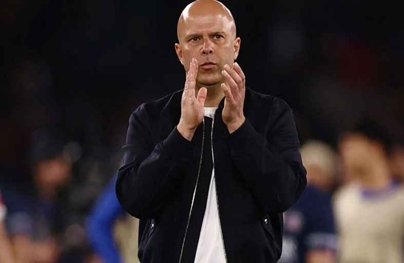 سلوت يتمسك بثقة الملاك ودعم الجماهير رغم النتائج الكارثية