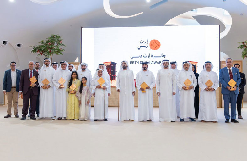 محمد بن راشد يكرّم الفائزين في جائزة «إرث دبي» 