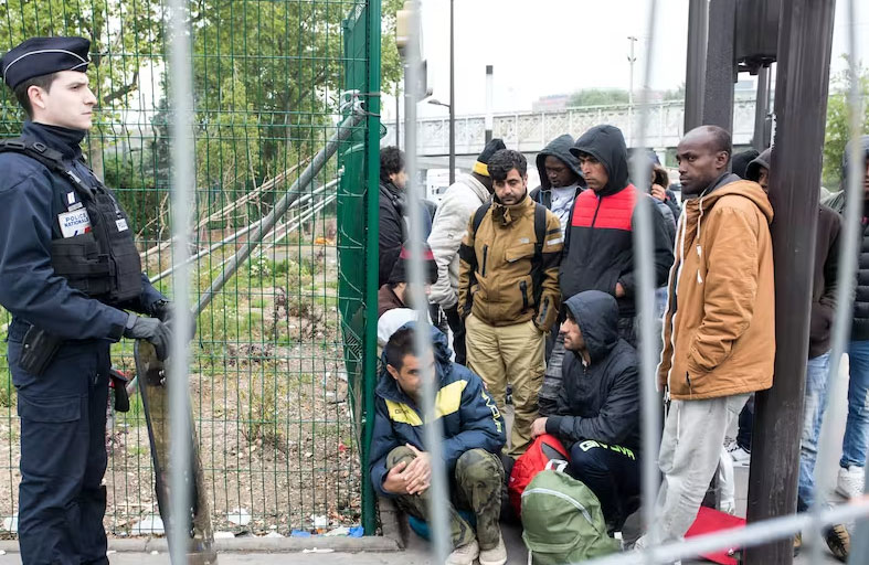 هل نجح أبناء مهاجري شمال أفريقيا بالاندماج في فرنسا؟