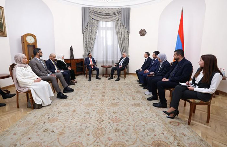 علي راشد النعيمي يلتقي نائب رئيس مجلس الوزراء في أرمينيا