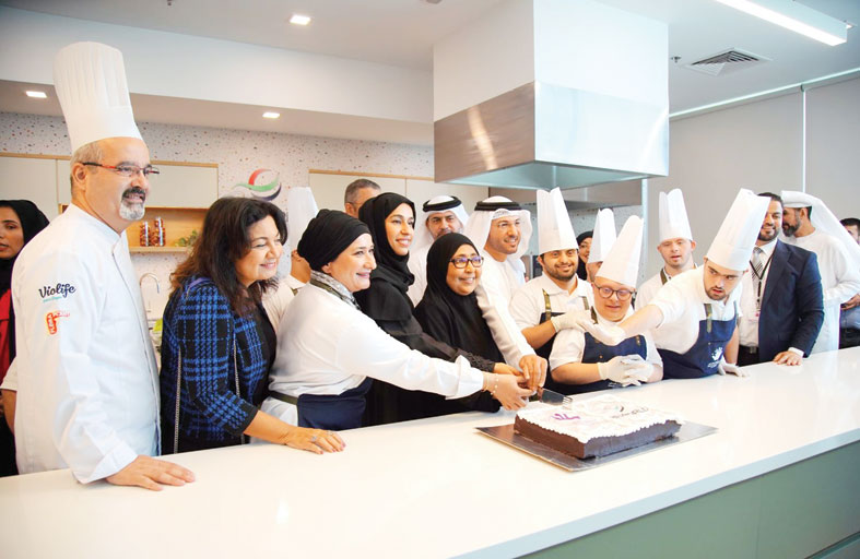 حصة بوحميد تشهد افتتاح المطبخ الإبداعي في جمعية الإمارات لمتلازمة داون 