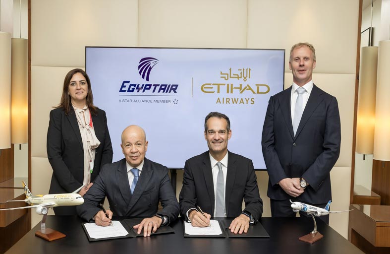 الاتحاد للطيران ومصر للطيران توقعان مذكرة لتعزيز شراكتهما