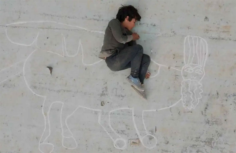  طفل عراقي تحول إلى نجم سينمائي بعد تشرد وتجربة عنف مريرة