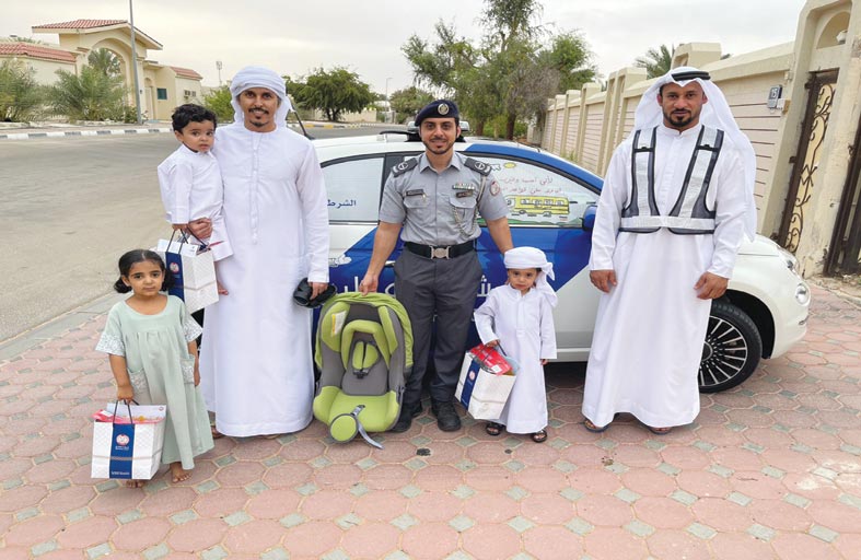 شرطة أبوظبي تسعد الأطفال  بمناسبة العيد والعودة إلى المدارس   
