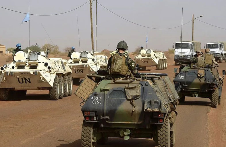 ما أسباب وتداعيات الانسحابات الدولية من مالي؟