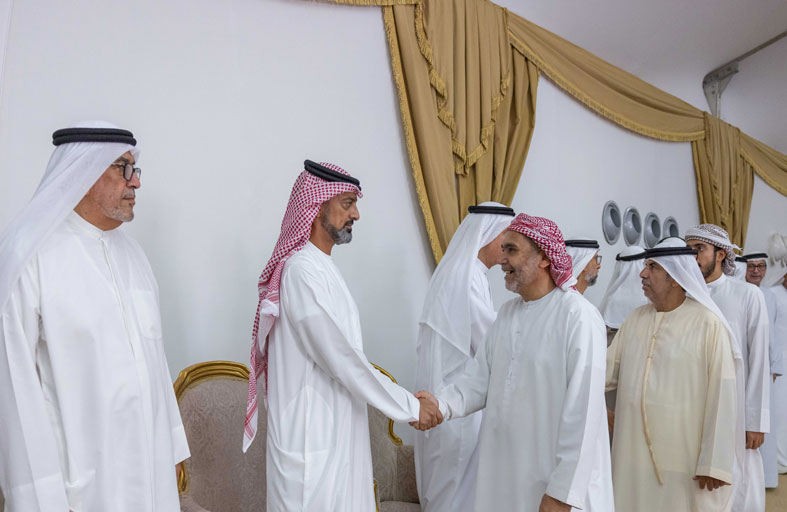 عمار النعيمي يُقدّم واجب العزاء في وفاة والدة صقر غباش