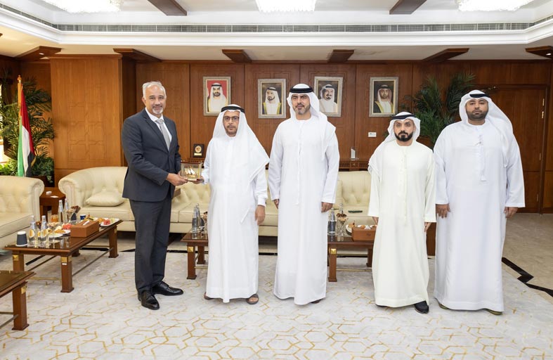 غرفة عجمان تبحث تعزيز التعاون التجاري والاقتصادي مع باكستان