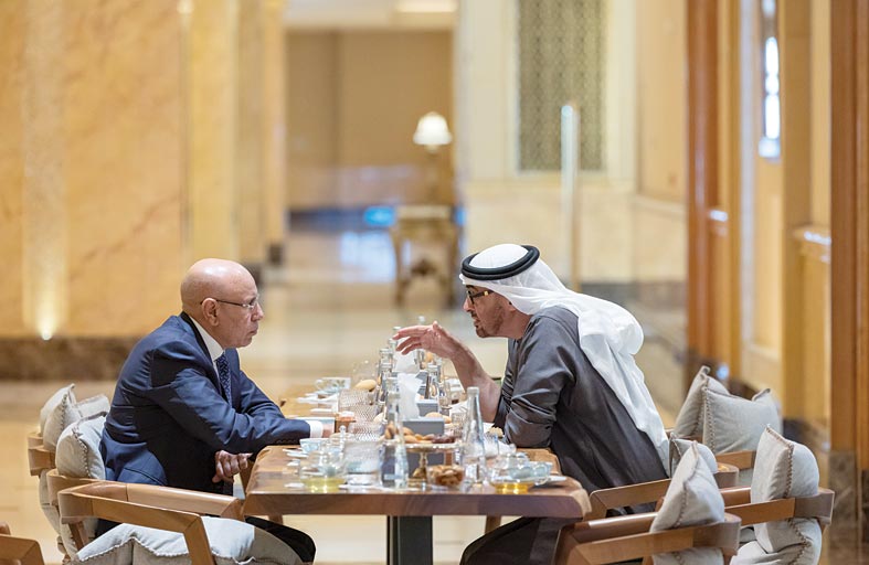 رئيس الدولة يبحث مع الرئيس الموريتاني العلاقات الثنائية وعدداً من القضايا الإقليمية والدولية 