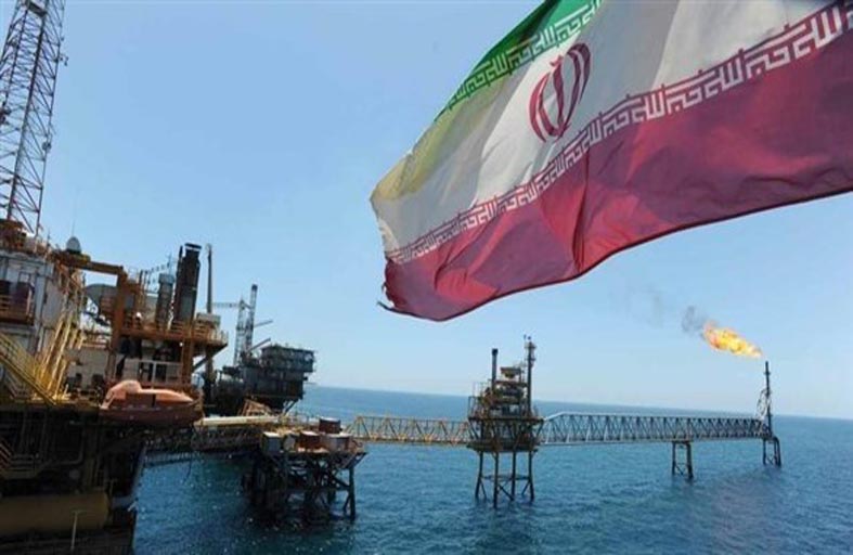 أمريكا تدرس تشديد عقوباتها على صادرات النفط الإيراني إلى الصين 