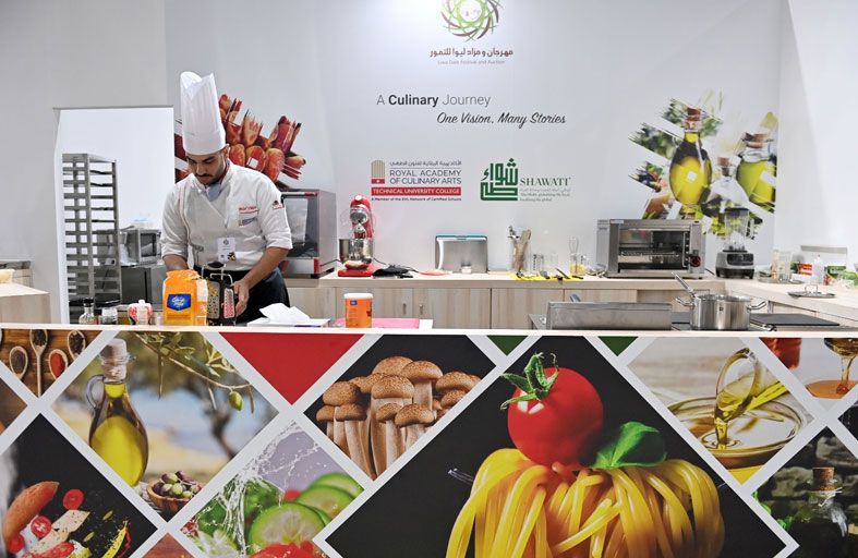 ركن الطبخ الدولي في ليوا للتمور .. مسابقة دولية و8 ورش تعليمية