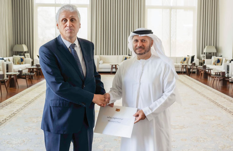 رئيس الدولة يتلقى رسالة خطية من رئيس مجلس القيادة الرئاسي اليمني