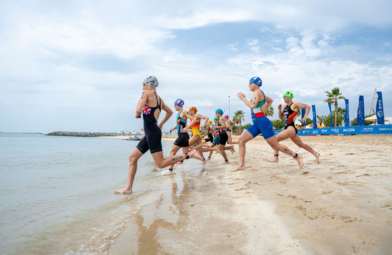 أبوظبي تستضيف الجولة الافتتاحية من سلسلة بطولة العالم للترايثلون مارس المقبل
