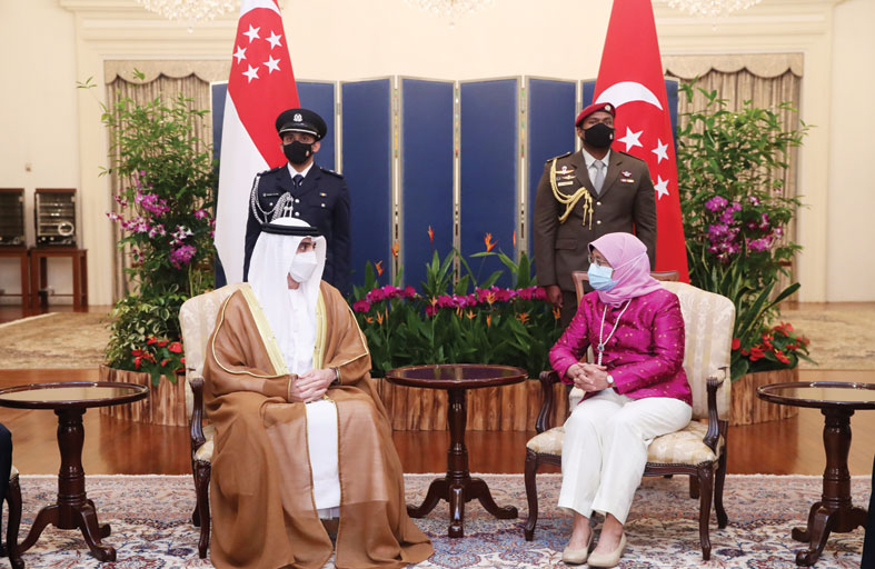 سفير الإمارات يقدم أوراق اعتماده إلى رئيسة سنغافورة 