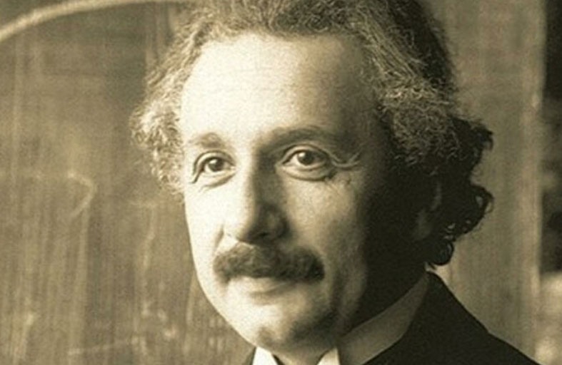 مخطوطة ممهدة لنظرية آينشتاين في مزاد 