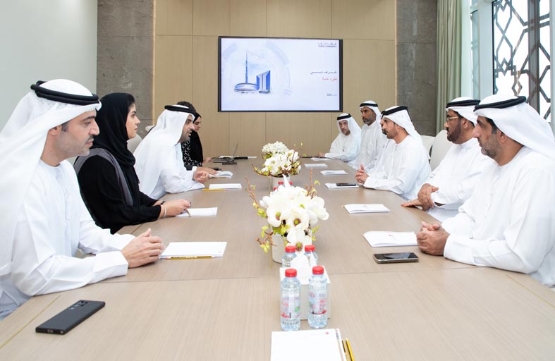 محاكم دبي تجتمع مع غرف دبي لتعزيز التعاون بين الجانبين 