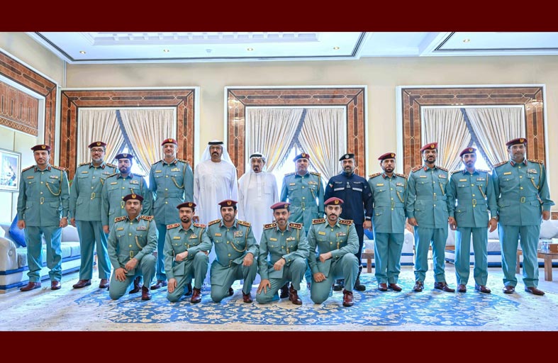 حاكم عجمان يطلع على برامج واستراتيجية الدفاع المدني