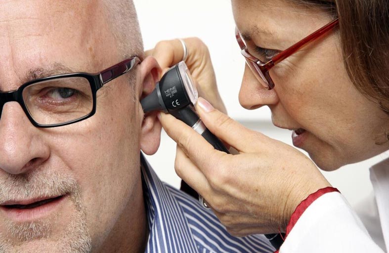 أدلة متزايدة تزعم أن كوفيد19 قد يتسبب في فقدان  السمع على المدى الطويل!