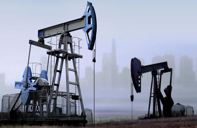 أسعار النفط تتراجع مع انكماش الطلب لكن التحفيز يكبح الانخفاض 