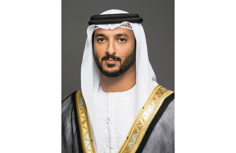 عبدالله بن طوق يترأس وفداً إلى فرنسا لبحث تعزيز التعاون والشراكات الاقتصادية