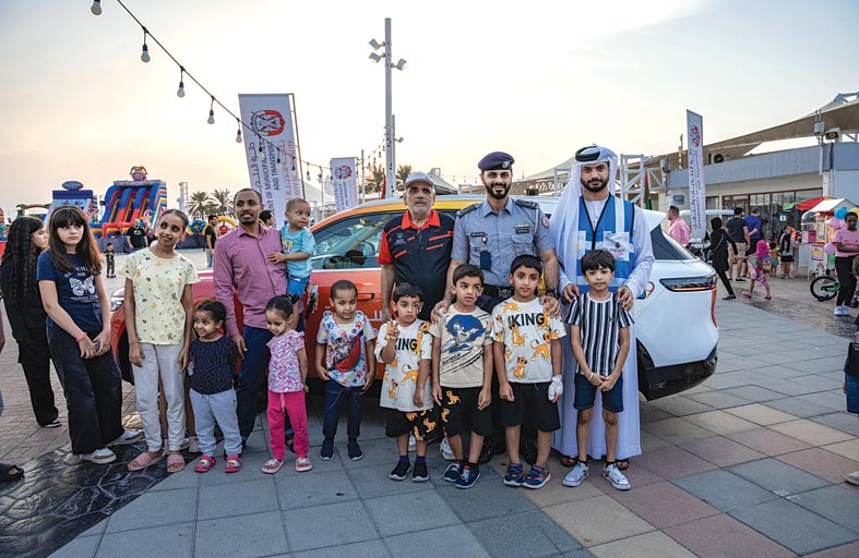 شرطة أبوظبي تعزز التوعية المرورية في «صيفنا الشاطئ»