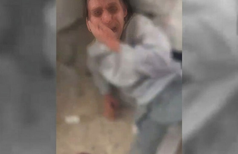شقيق يسكب ماء مغلياً على أخته