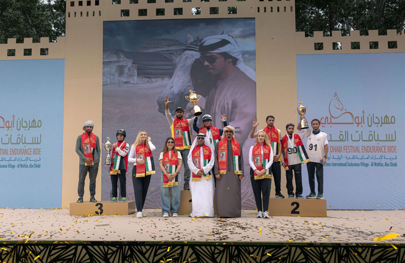 نورا القبيسي بطلة السباق المفتوح بمهرجان أبوظبي للقدرة