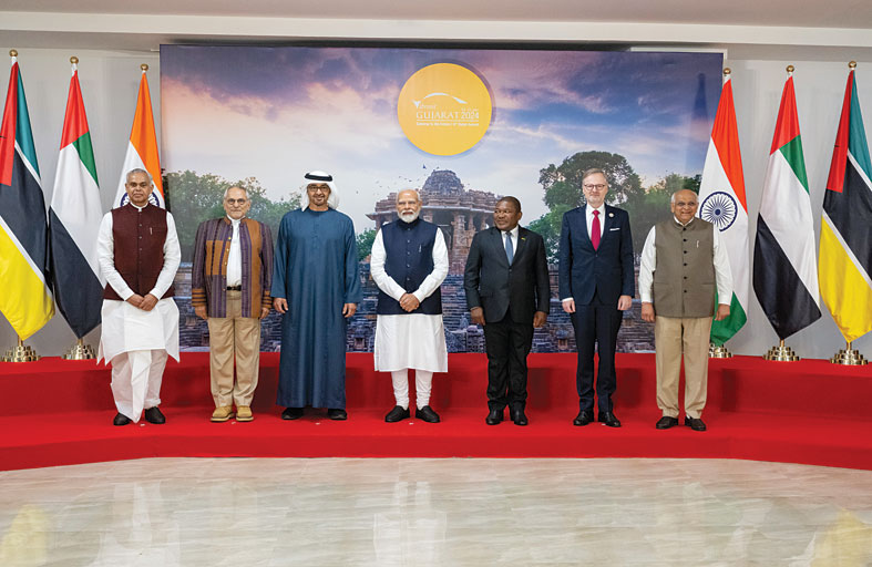رئيس الدولة يشارك في قمة غوجارات العالمية العاشرة في الهند 