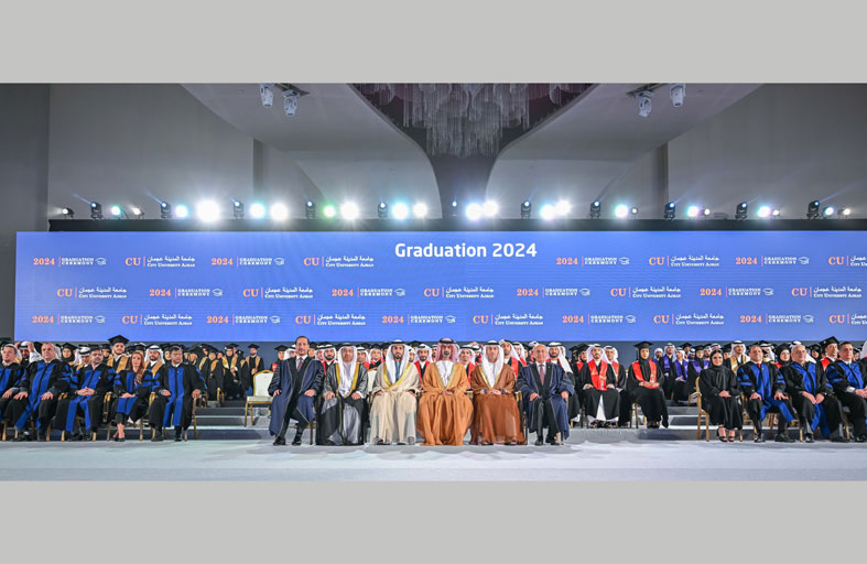 عمار النعيمي يشهد حفل تخريج الدفعة الثامنة لجامعة المدينة بعجمان