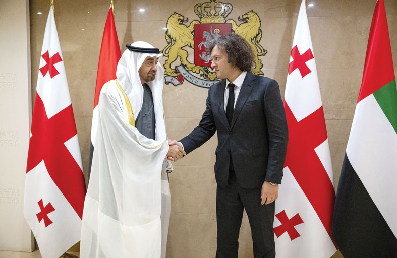 رئيس الدولة يؤكد حرص الإمارات على تعزيز شراكاتها التنموية مع دول القوقاز بما يرسخ الاستقرار والسلام لشعوبها 