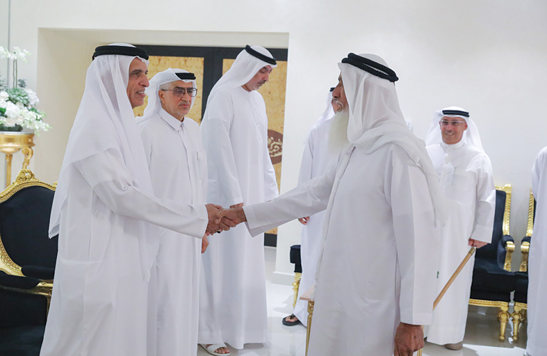 حاكم رأس الخيمة يواصل استقبال المهنئين بشهر رمضان 