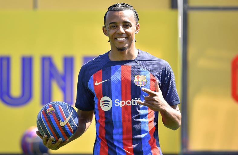 برشلونة يحتاج إلى 20 مليون يورو لتسجيل كوندي