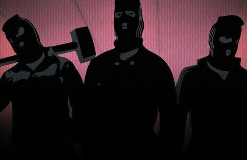 هل تقف مافيا «الفهود الوردية» خلف سرقة اللوفر؟