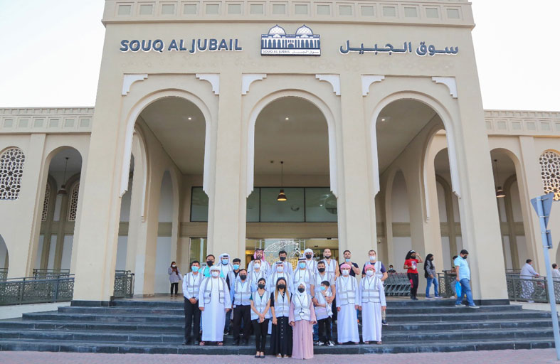 الشارقة لإدارة الأصول توزع 1000 وجبة إفطار على الزوار والعاملين في سوق الجبيل