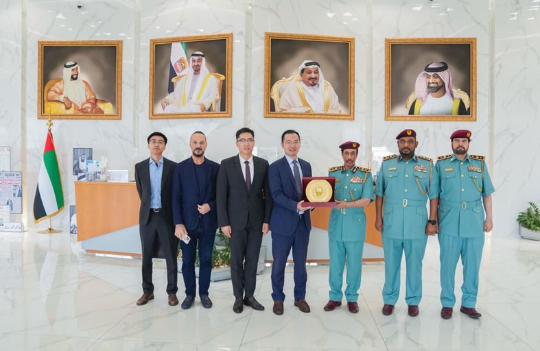 شرطة عجمان وشركة هواوي تبحثان التعاون في مجال الابتكار الرقمي والتقنيات الحديثة