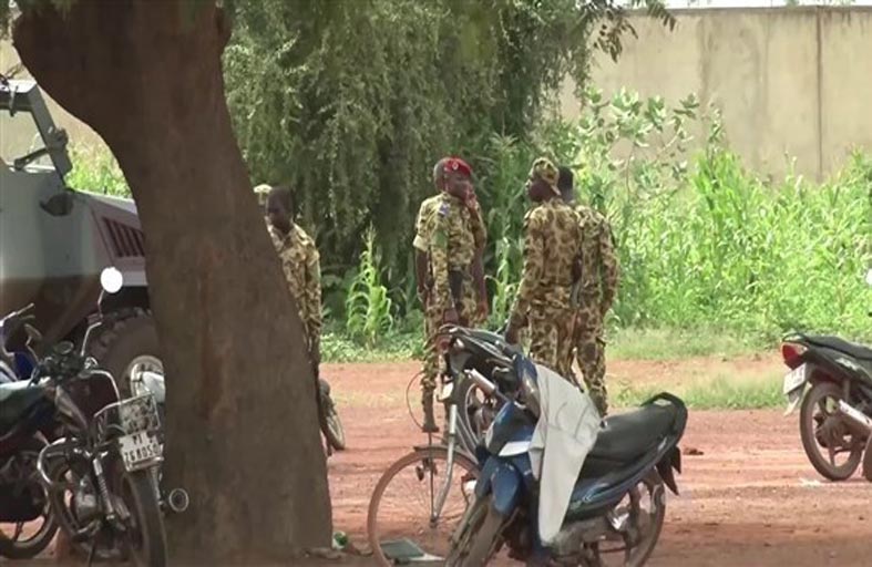 توقيف 8 عسكريين في بوركينا فاسو بتهمة التحضير لانقلاب