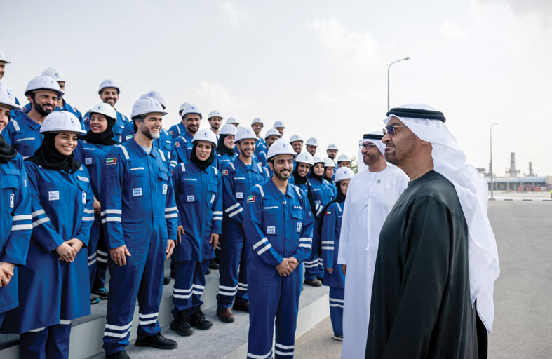 رئيس الدولة يؤكد أهمية دور «أدنوك» محفّزاً رئيساً للنمو والتنويع الاقتصادي في الدولة 