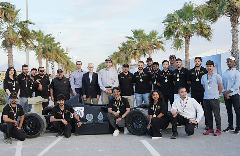 جامعة أبوظبي تختتم فعاليات «تحدي مستقبل التنقل» الأول من نوعه في الإمارات بالتعاون مع المؤسسة الأمريكية «تعليم، طاقة وبيئة» 