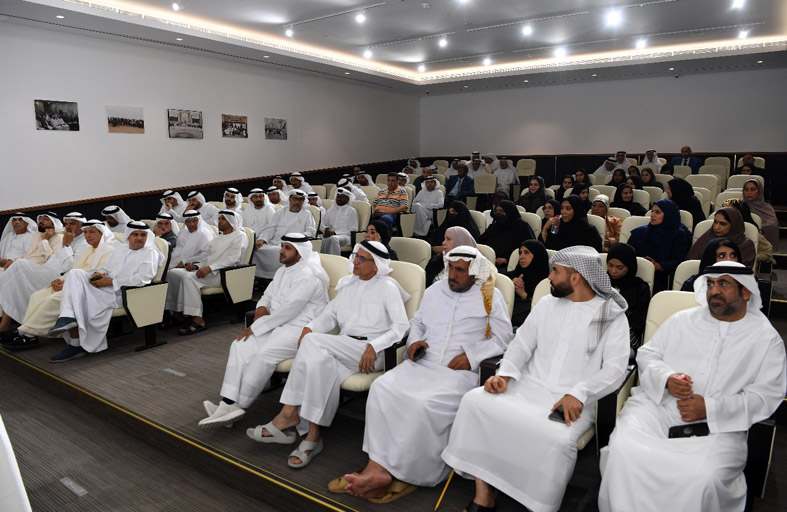 «جمعية الصحفيين الإماراتية» تنتخب مجلس إدارتها الجديد بمقرها بدبي