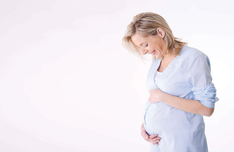الإنجاب بعد الـ40 عاماً يهدد بوفاة الأم