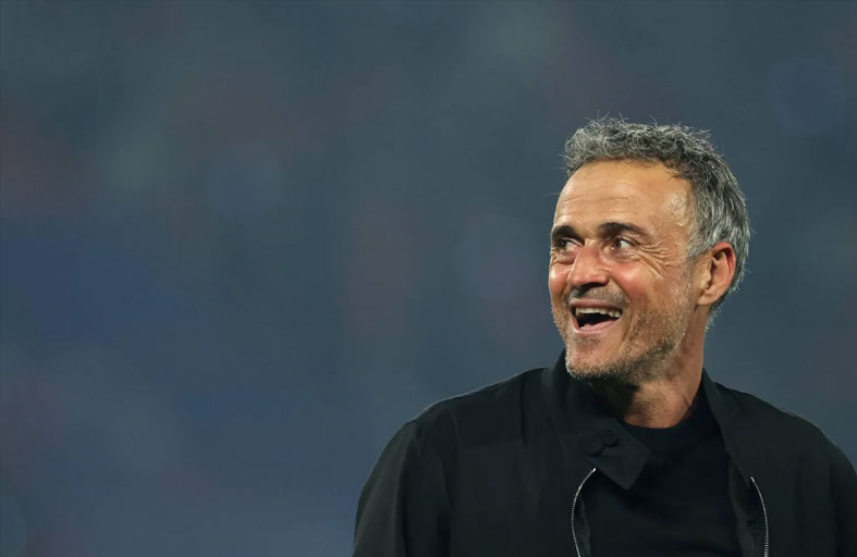 إنريكي يسخر من وصف «دوري الفلاحين» 