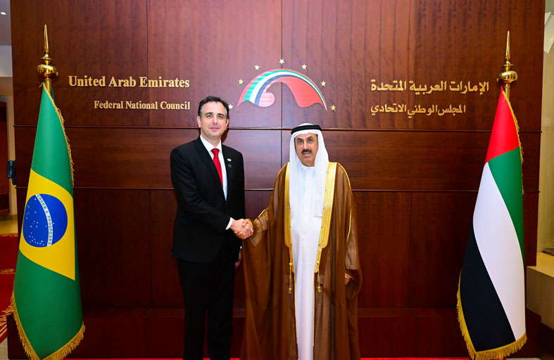 صقر غباش ورئيس مجلس الشيوخ البرازيلي يبحثـان تعزيـز وتفعيل العلاقـات البرلمـانيـة