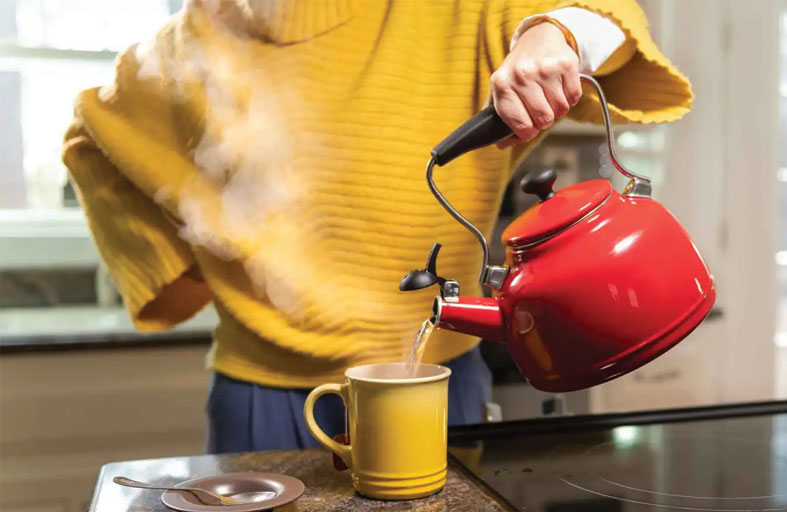 ترند الماء الساخن الصيني.. هل يفيد صحتك حقًا؟