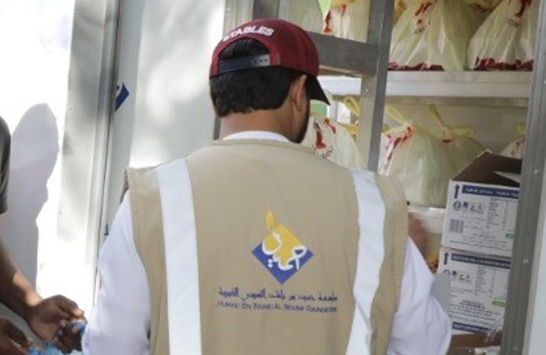 مؤسسة حميد الخيرية توزع أكثر من 100 ألف وجبة غذائية على الأسر المتعففة بعجمان في 2019